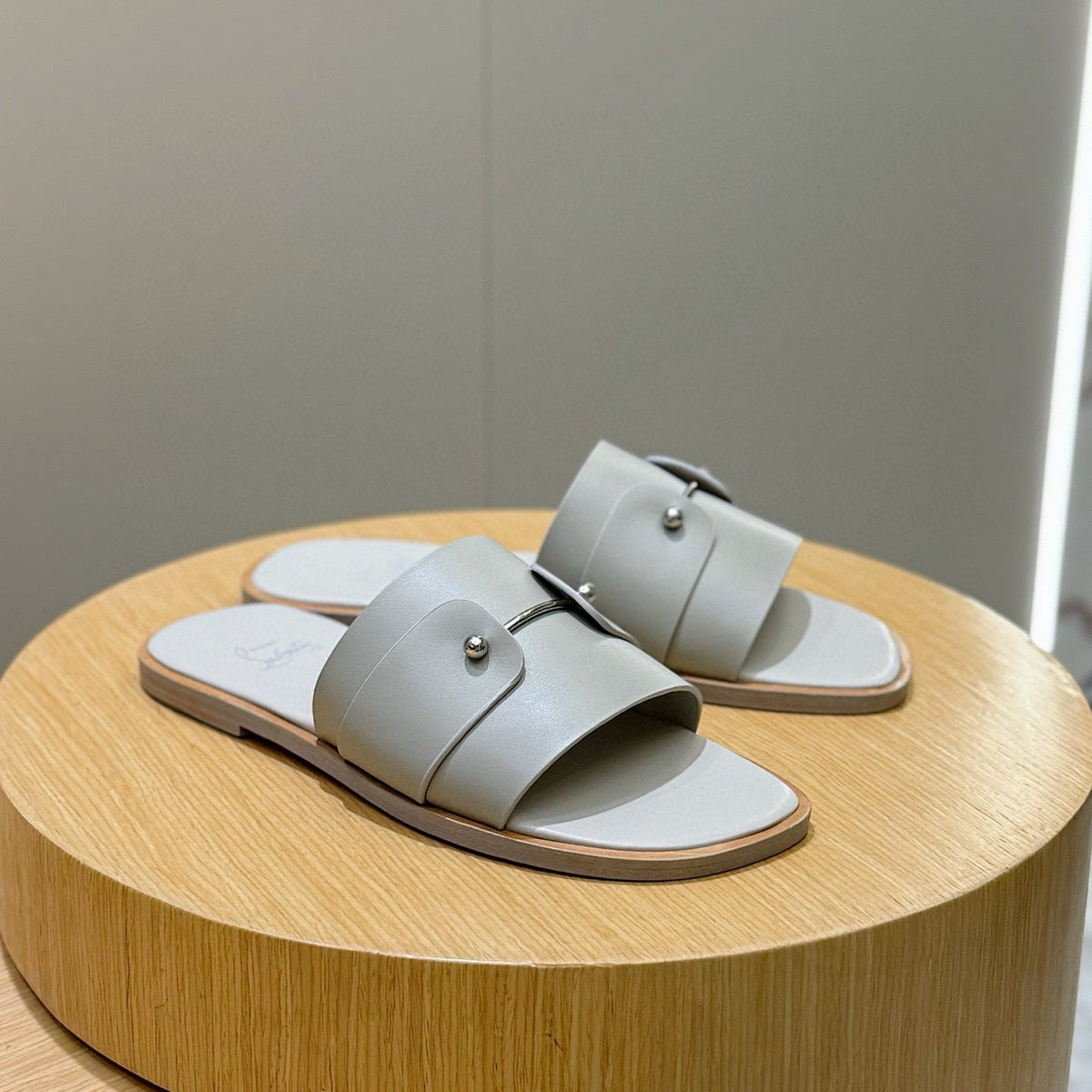 Ava’s Mode - Best High-End Brands in One Place - AFFORDABLE LUXURY HEELS - 8285