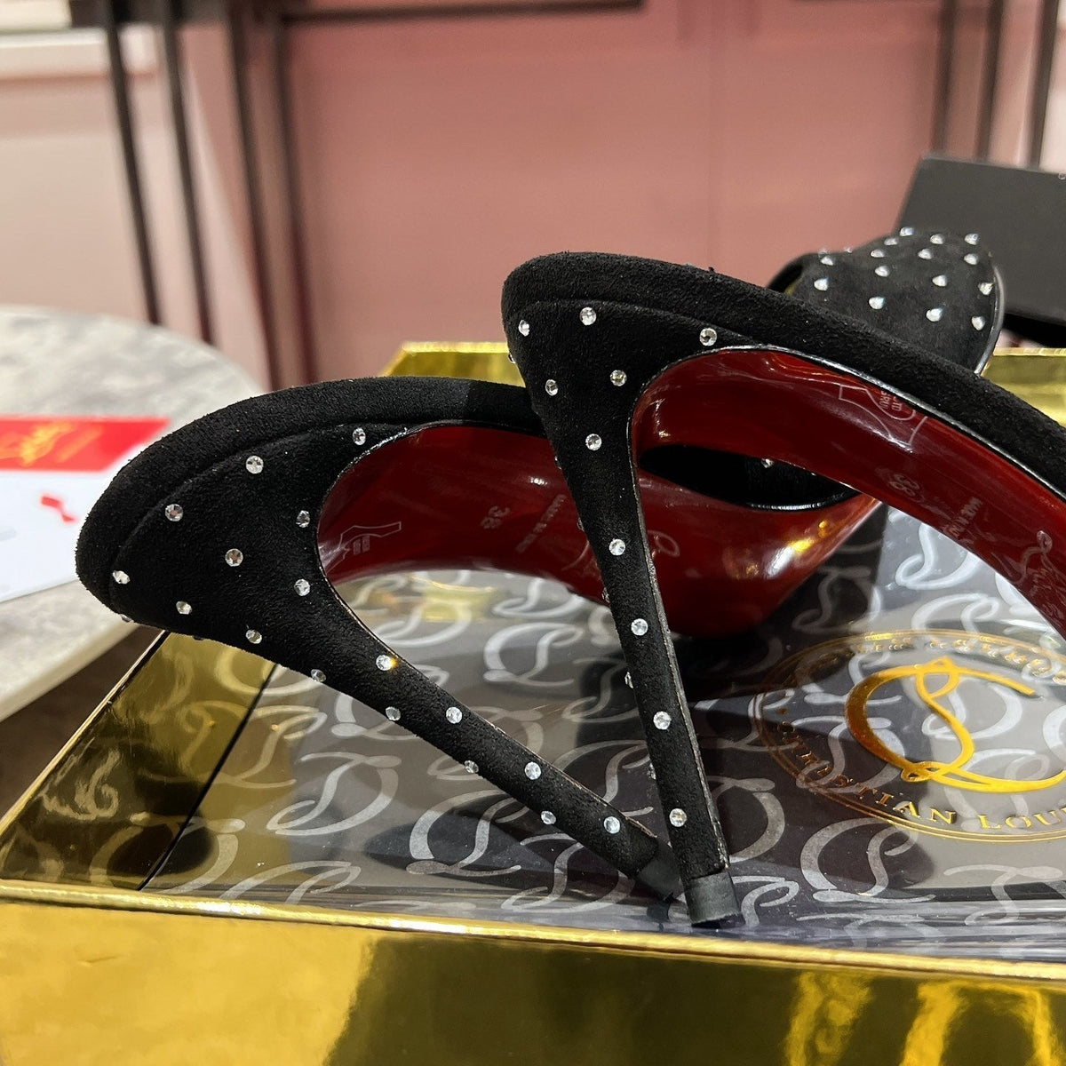 Ava’s Mode - High-Quality Designer Products for You - AFFORDABLE LUXURY HEELS - 8171