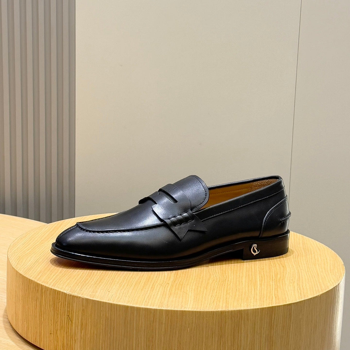 Ava’s Mode - High-Quality Designer Products for You - AFFORDABLE LUXURY HEELS - 8283