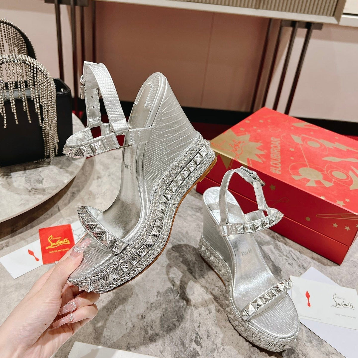 Dragons Bags - High-Quality Designer Products for You - AFFORDABLE LUXURY HEELS - 8323