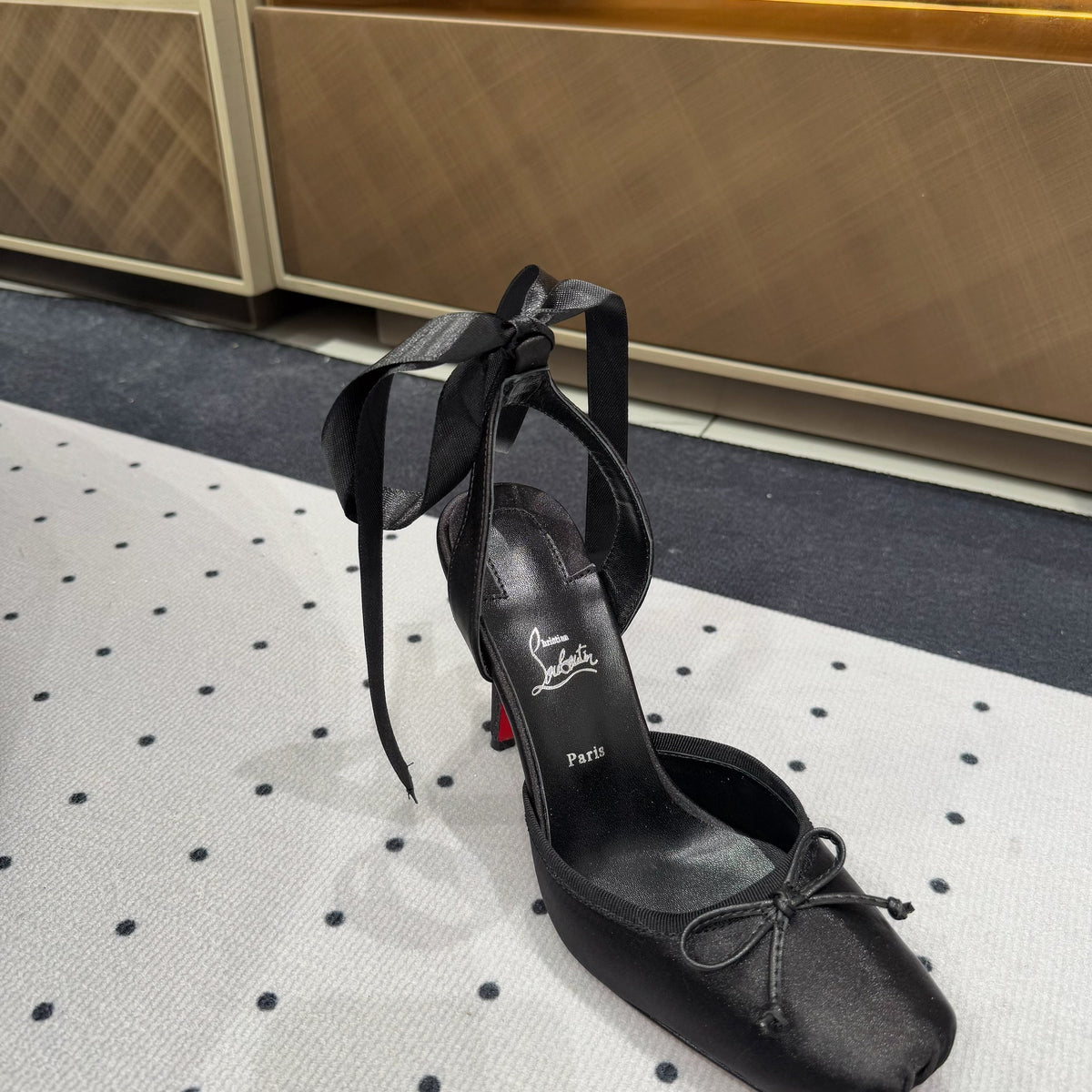 Ava’s Mode - High-Quality Designer Products for You - AFFORDABLE LUXURY HEELS - 8215