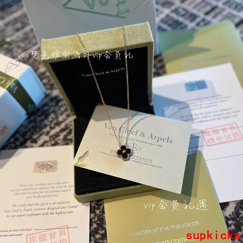 Van Cleef & Arples Jewelry