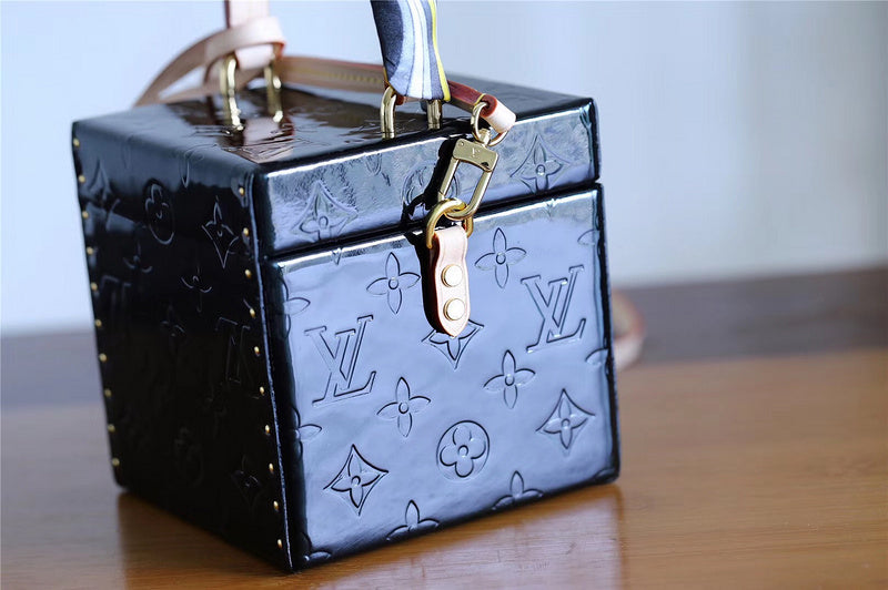 I W Fashion Lu-Vi bags - 9343