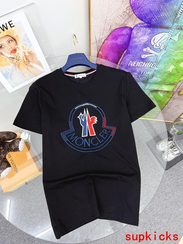 Moncler Luxury Cloth