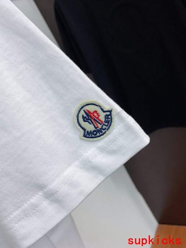 Moncler Luxury Cloth