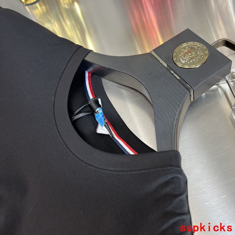 Moncler Luxury Cloth