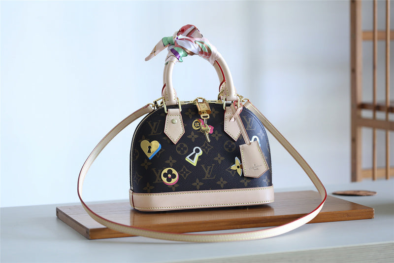 I W Fashion Lu-Vi bags - 8257