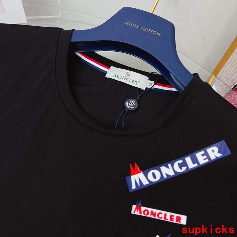 Moncler Luxury Cloth