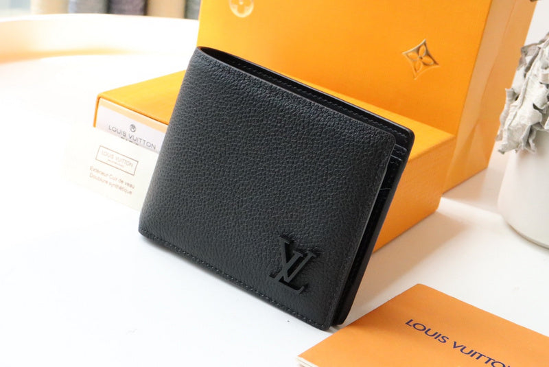 I W Fashion Lu-Vi bags - 17598