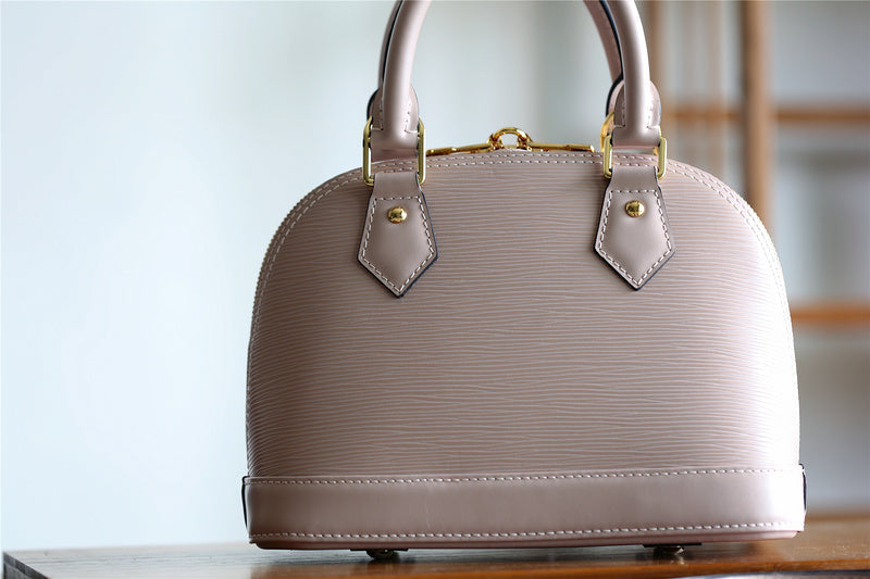 I W Fashion Lu-Vi bags - 8254