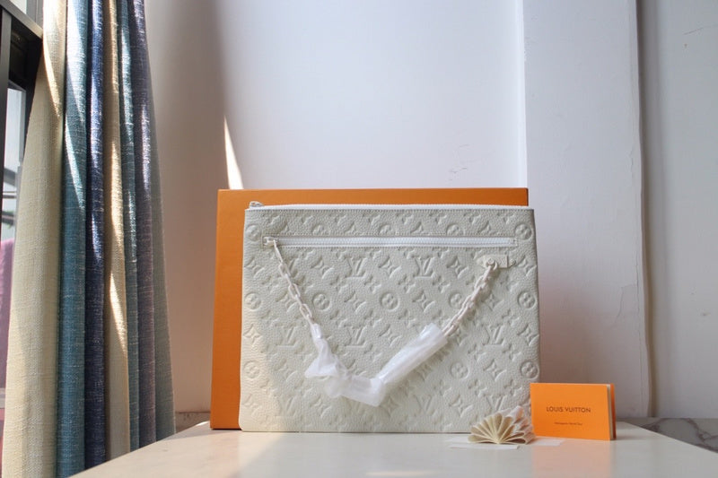 I W Fashion Lu-Vi bags - 9046