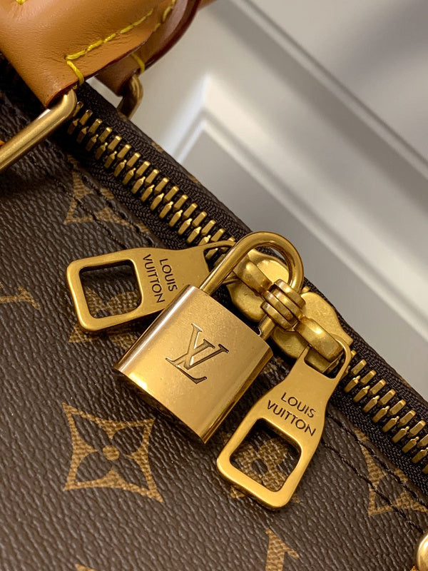 I W Fashion Lu-Vi bags - 17756
