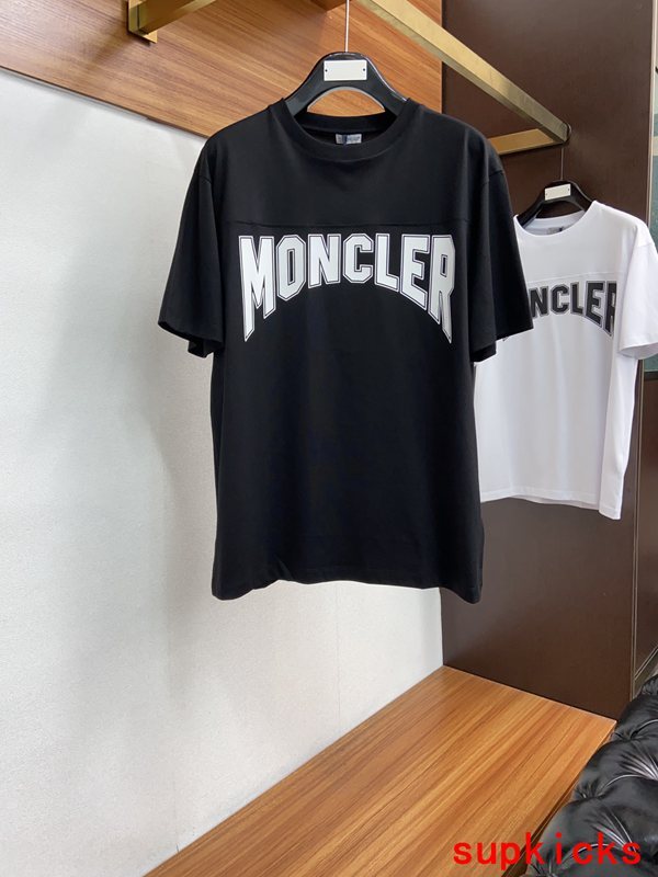 Moncler Luxury Cloth