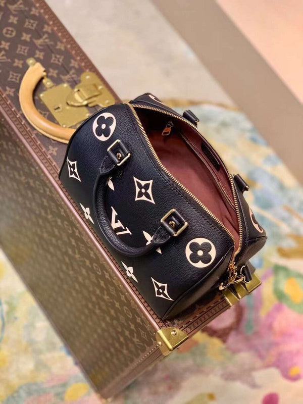 I W Fashion Lu-Vi bags - 17457