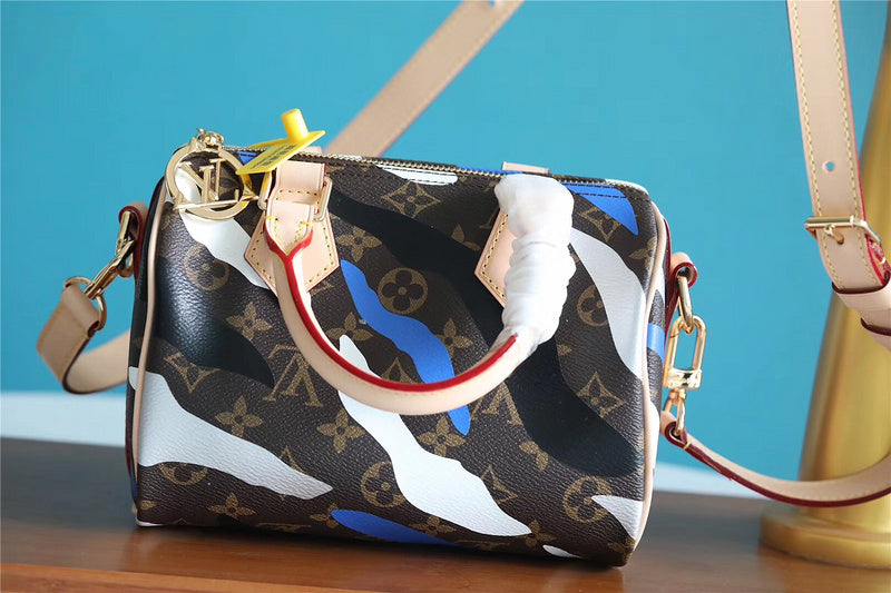 I W Fashion Lu-Vi bags - 8154