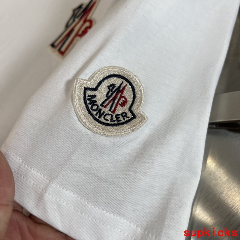 Moncler Luxury Cloth