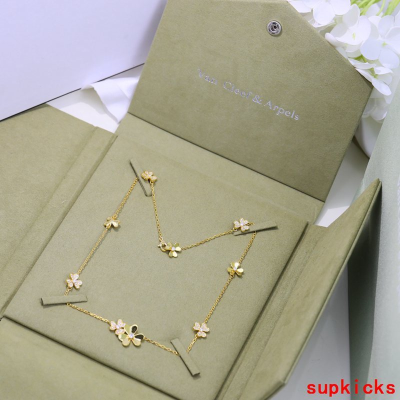 Van Cleef & Arples Jewelry