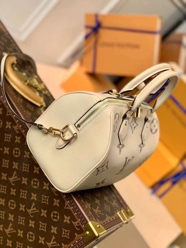 I W Fashion Lu-Vi bags - 17459