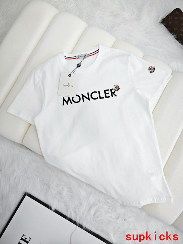 Moncler Luxury Cloth
