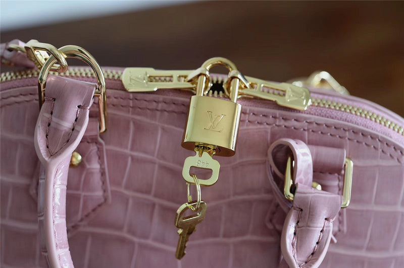 I W Fashion Lu-Vi bags - 8290