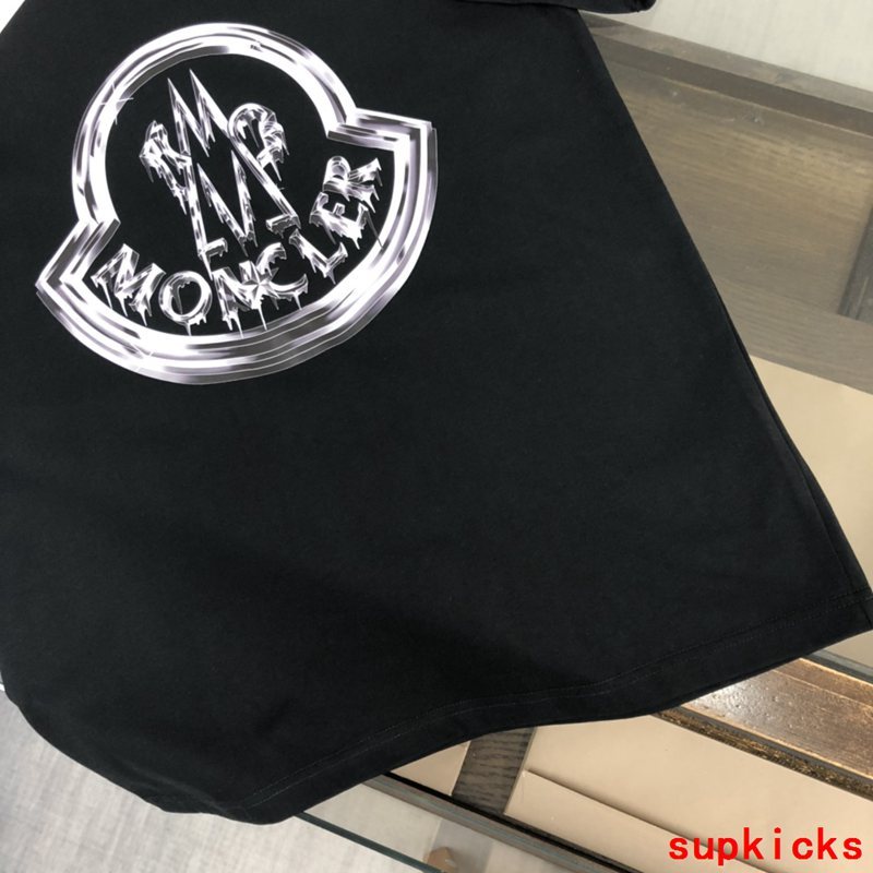 Moncler Luxury Cloth