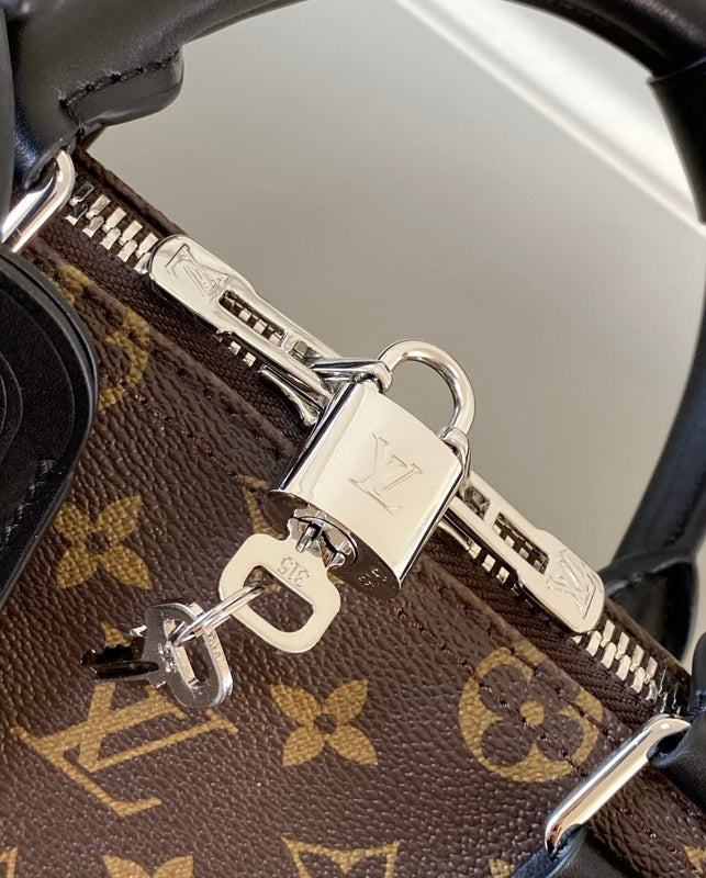 I W Fashion Lu-Vi Bags - 16607