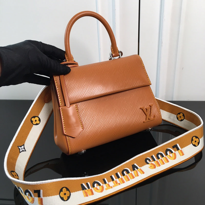 I W Fashion Lu-Vi bags - 17099