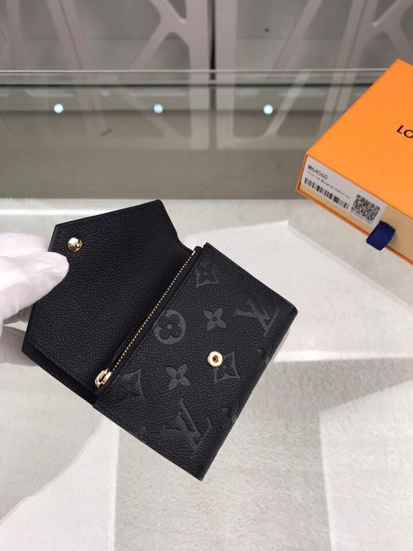 I W Fashion Lu-Vi bags - 8990