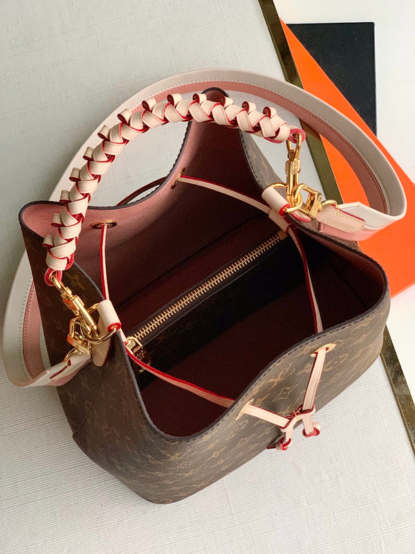I W Fashion Lu-Vi bags - 17751