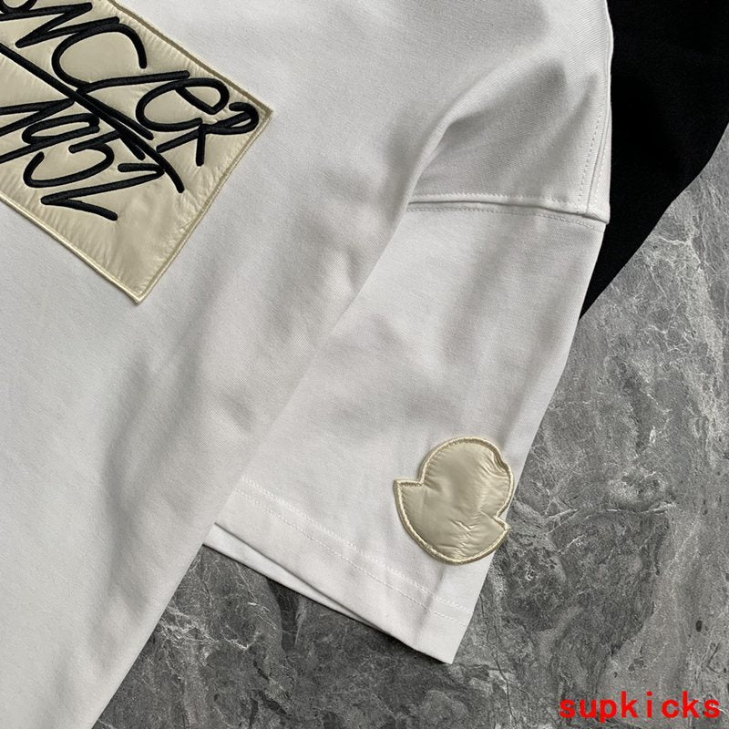 Moncler Luxury Cloth