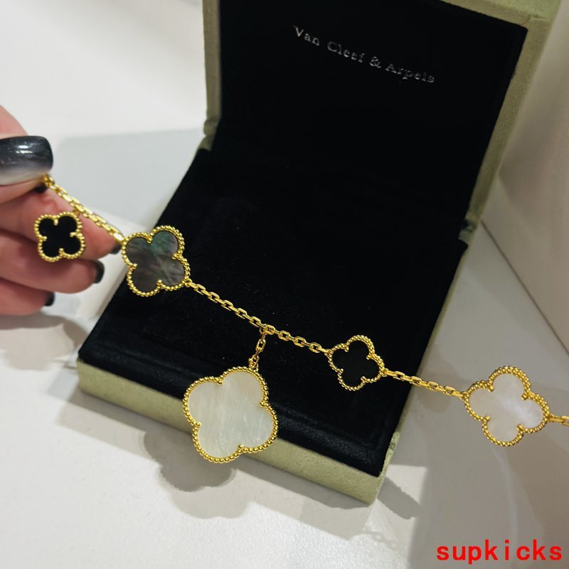 Van Cleef & Arples Jewelry