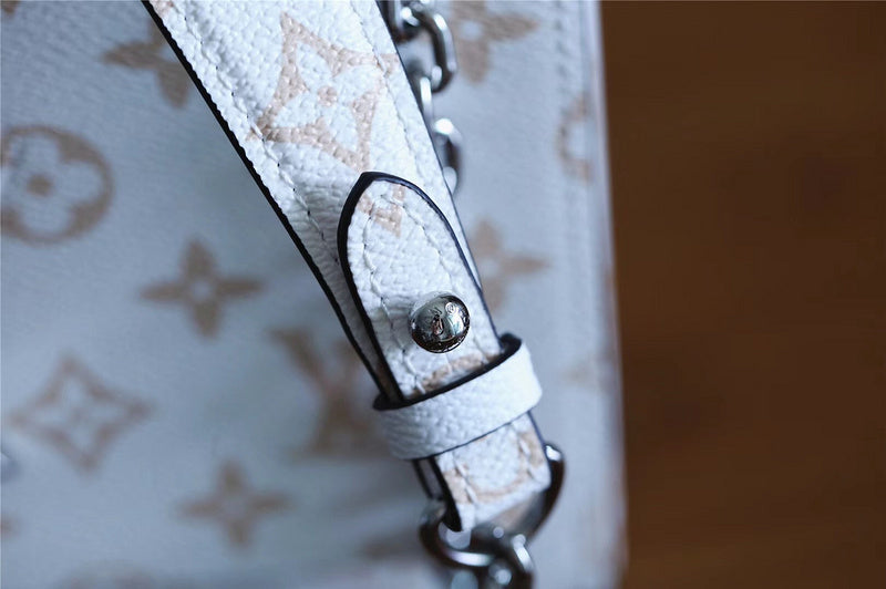 I W Fashion Lu-Vi bags - 8471