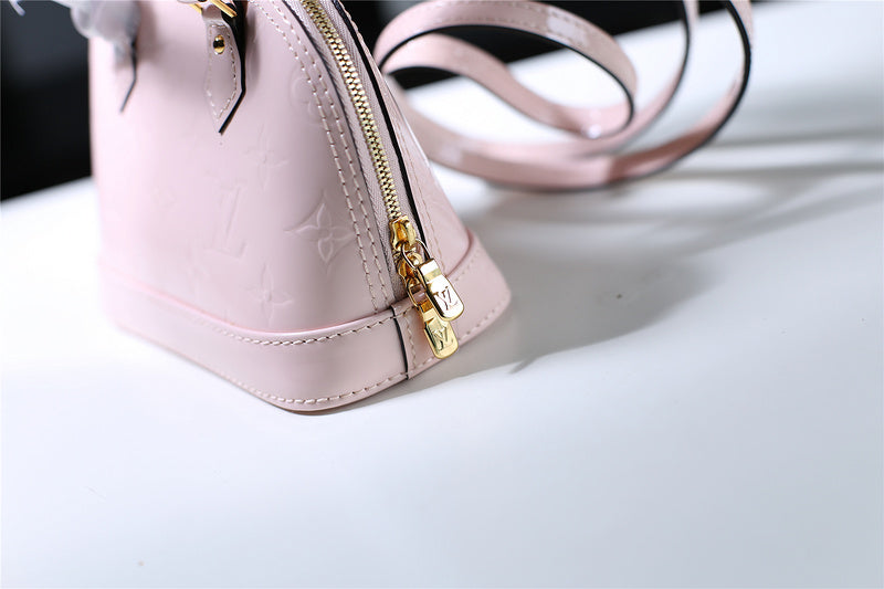 I W Fashion Lu-Vi bags - 8300