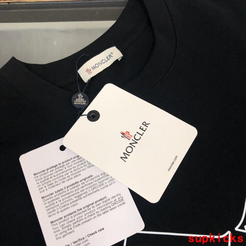 Moncler Luxury Cloth