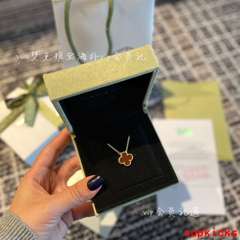 Van Cleef & Arples Jewelry
