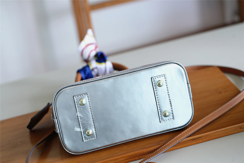I W Fashion Lu-Vi bags - 8273