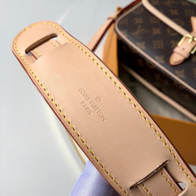 LOV2 Bags - Luxurious Bags  2652