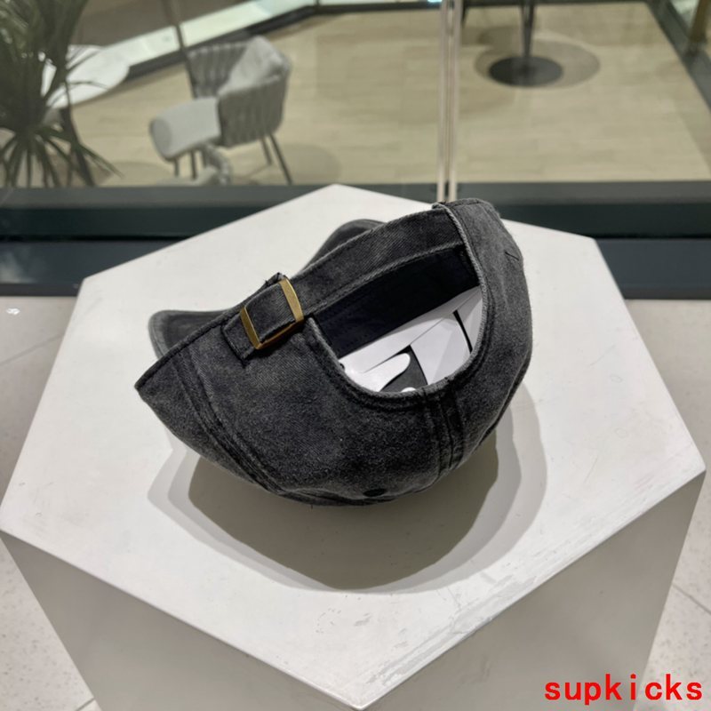 Louis Vuitton Luxury Cap