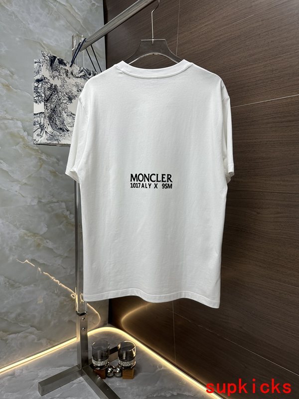 Moncler Luxury Cloth