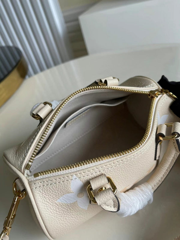 LOV2 Bags - Luxurious Bags  950