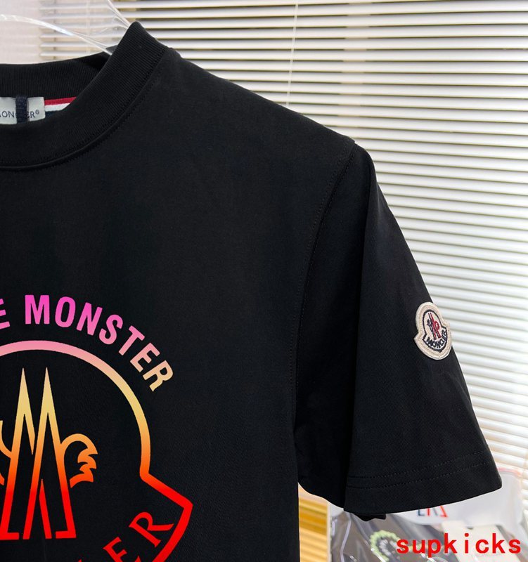 Moncler Luxury Cloth