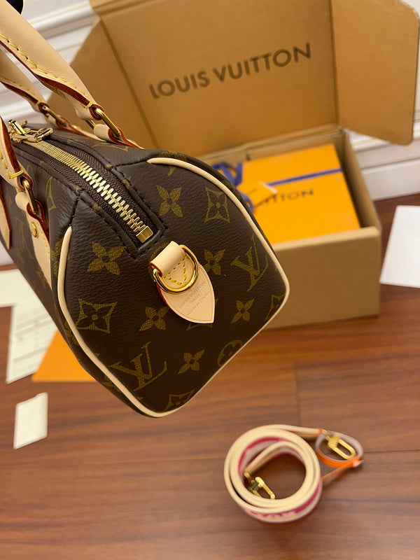 I W Fashion Lu-Vi Bags - 16707