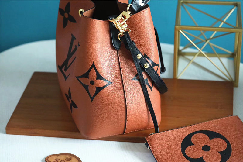 I W Fashion Lu-Vi bags - 8550