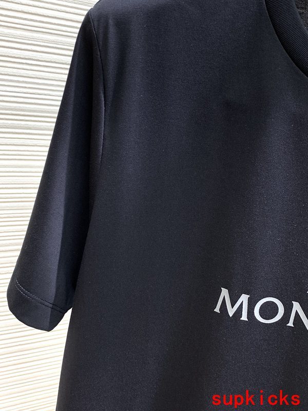 Moncler Luxury Cloth