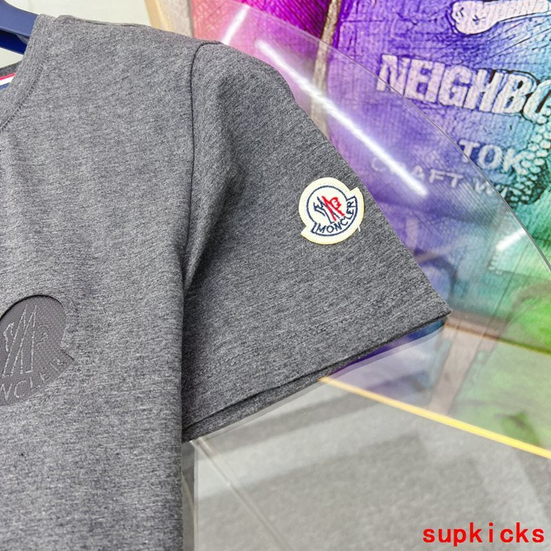Moncler Luxury Cloth
