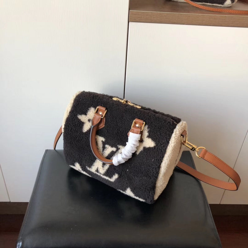 LOV2 Bags - Luxurious Bags  2656