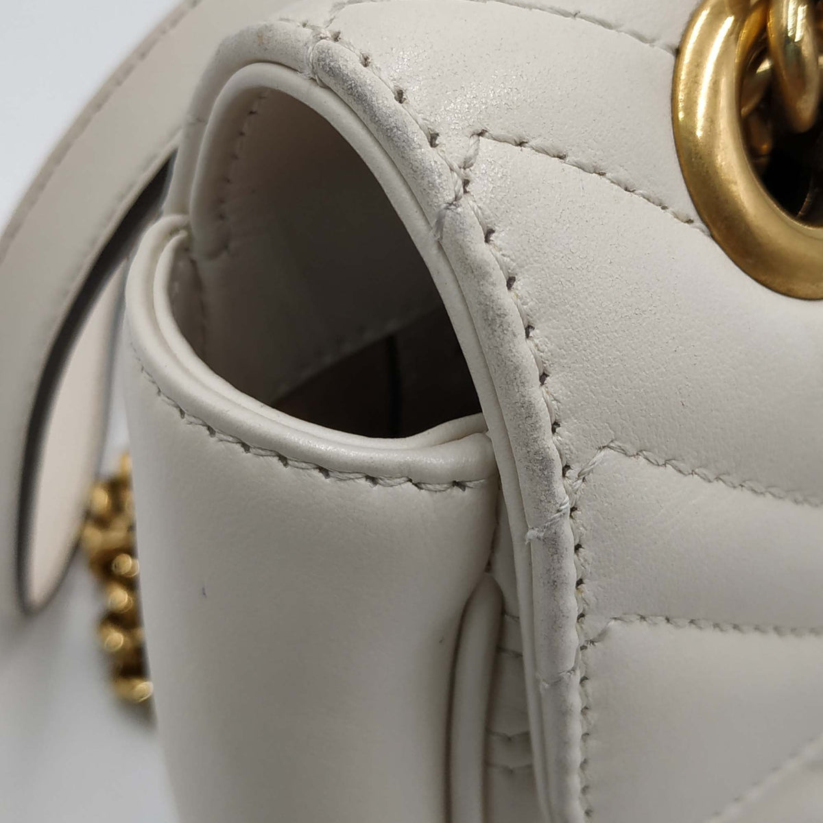 GG Marmont Small Matelasse Shoulder Bag White