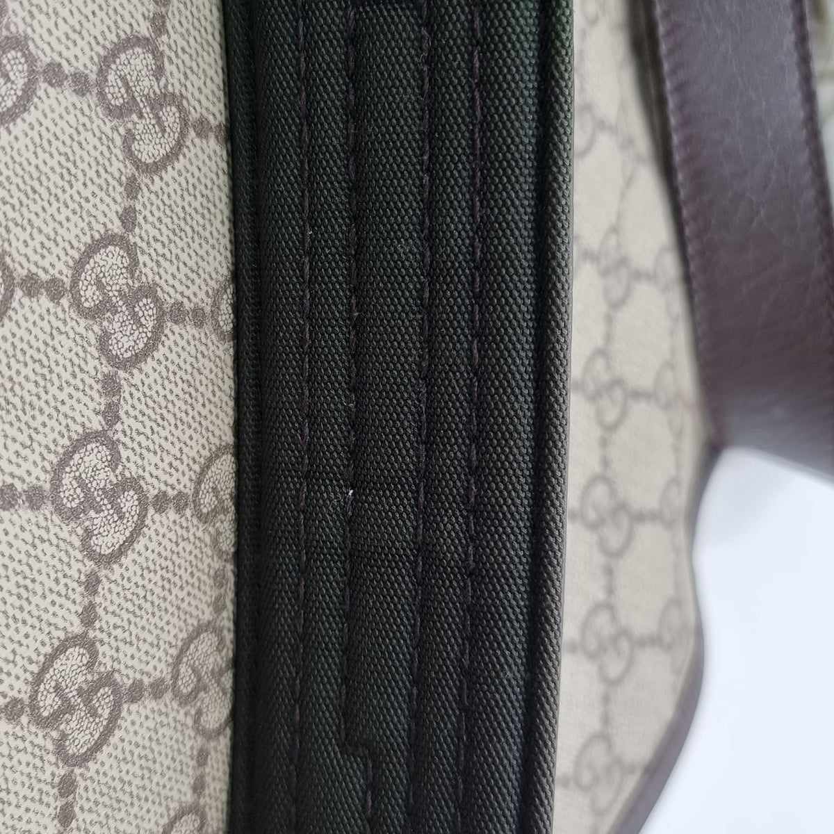 GG Supreme Web Messenger Bag Beige