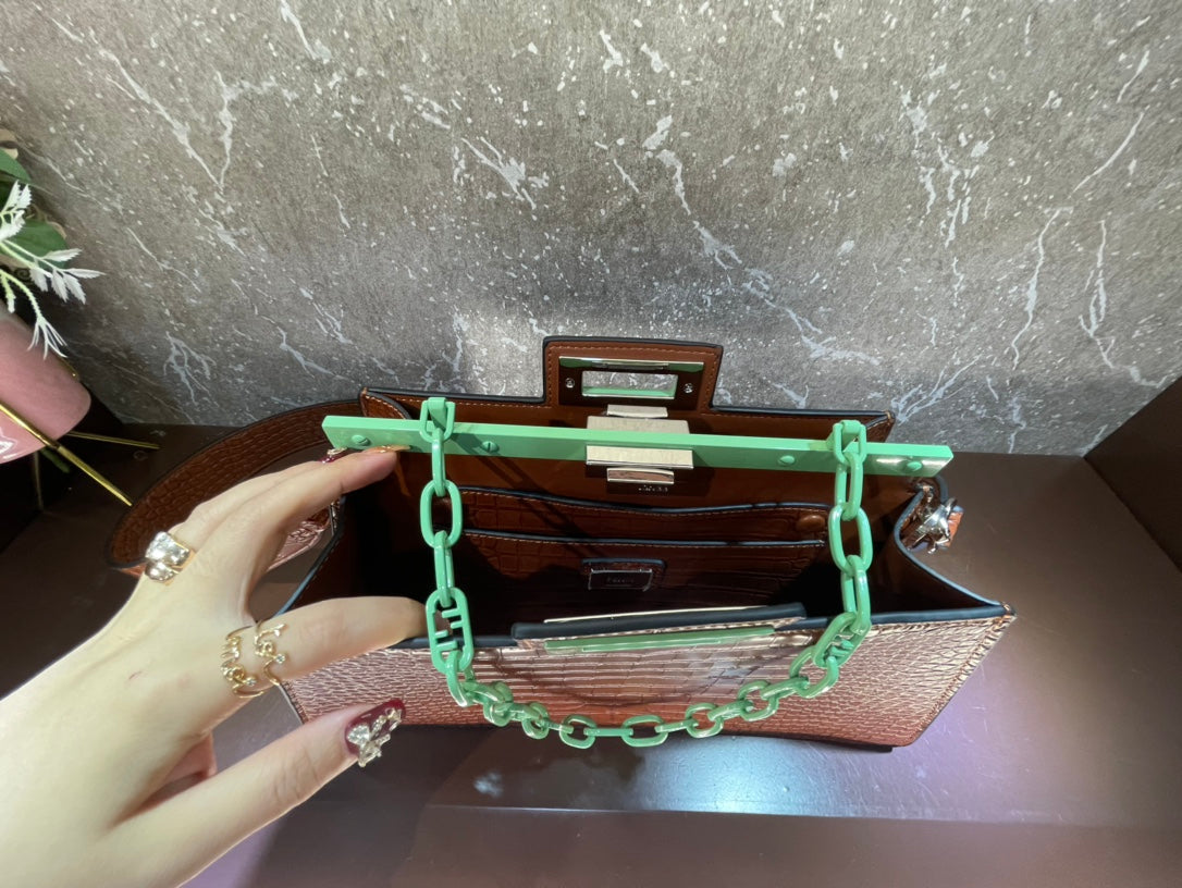 Elite Carryalls