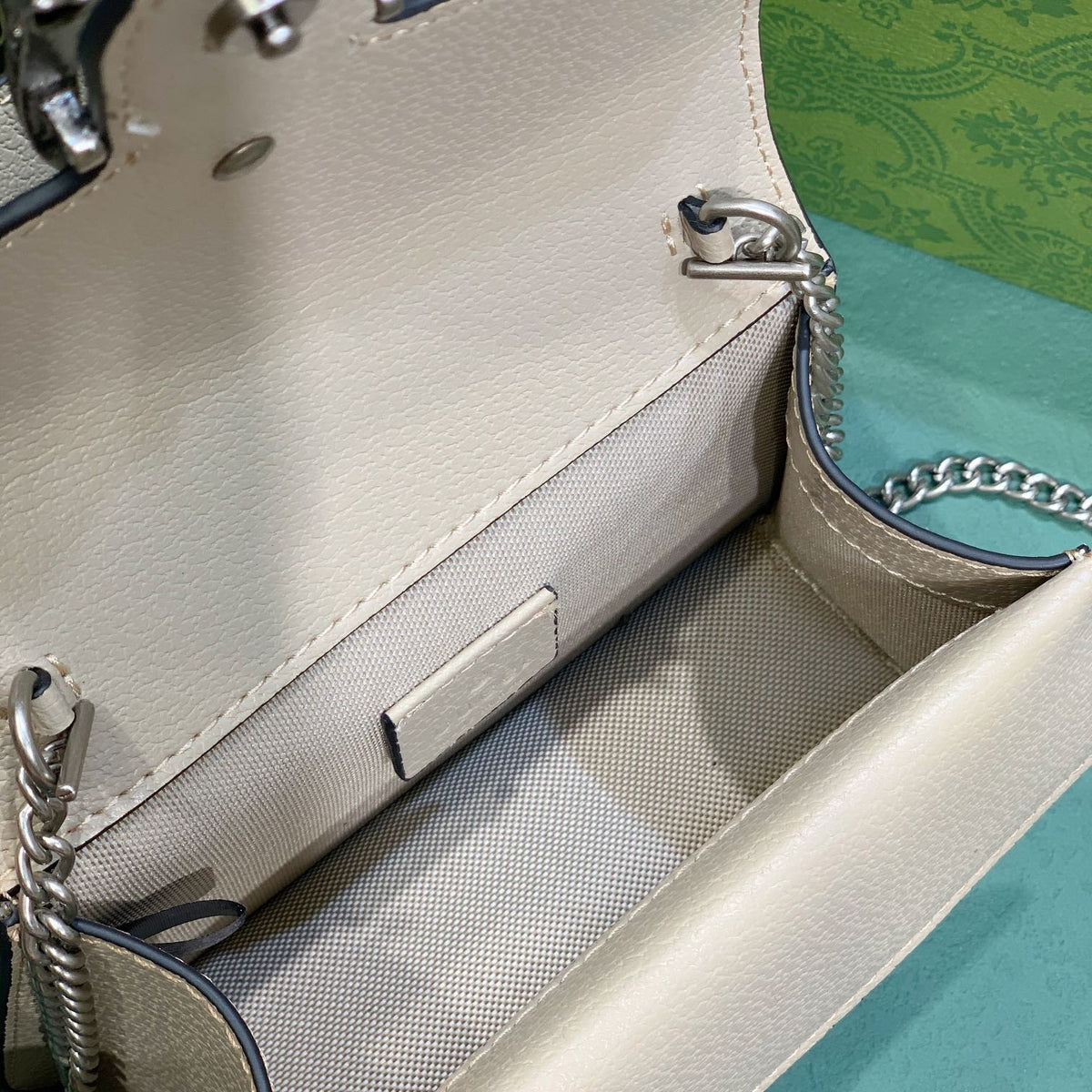 Elite Carryalls